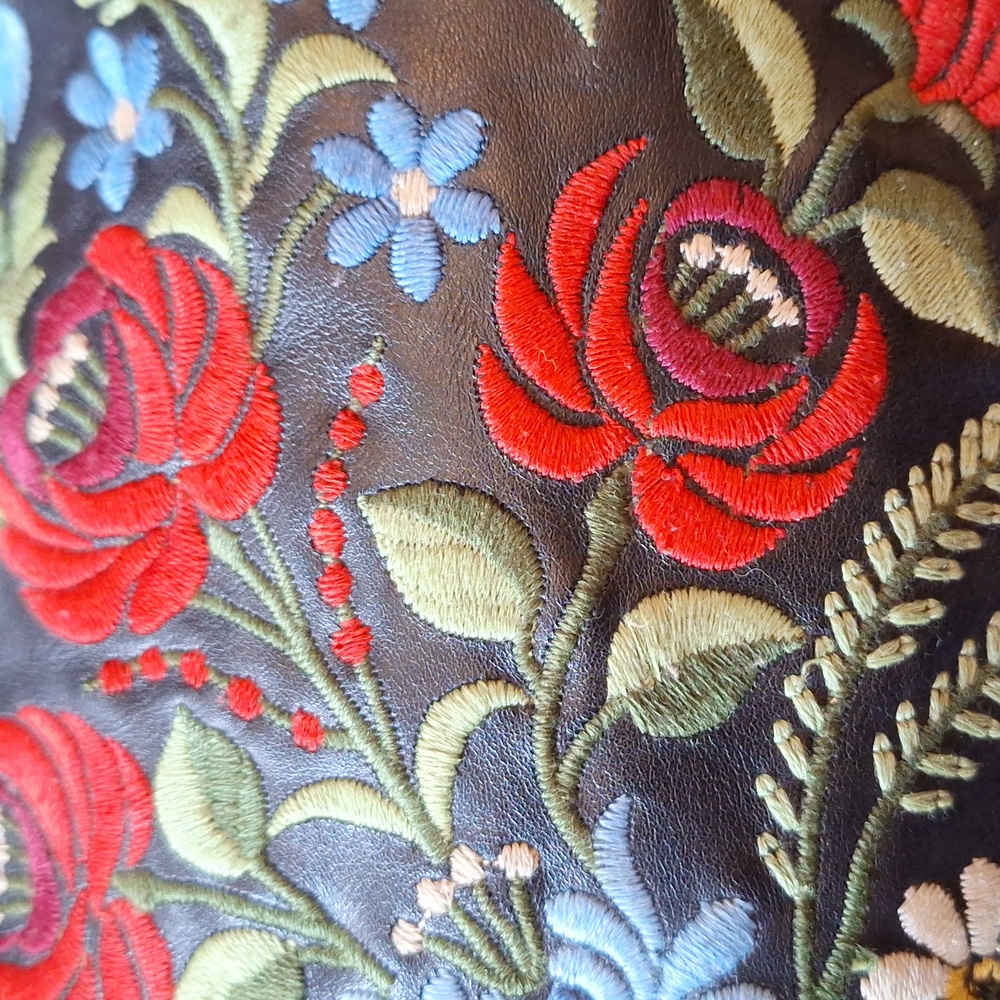 Isabelle flores purse.